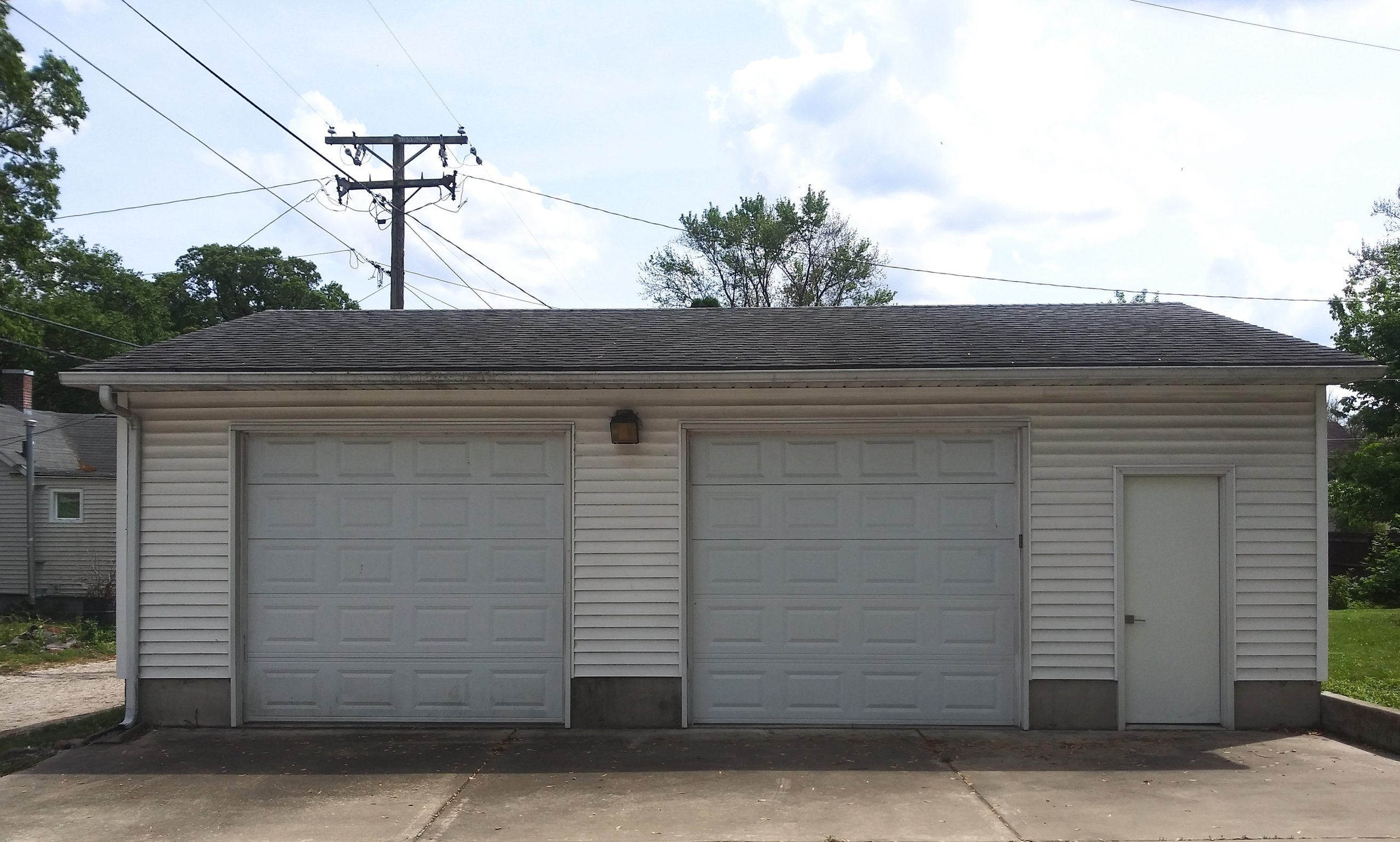 20x30 Garage self storage unit in Streator, IL