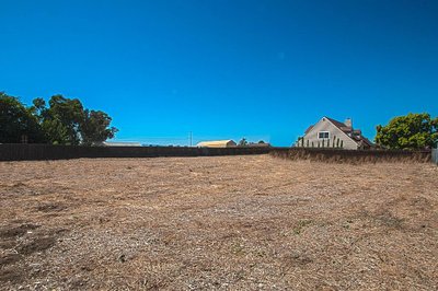 30 x 10 Unpaved Lot in Hollister, California