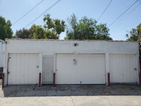 18 x 32 Garage in Los Angeles, California