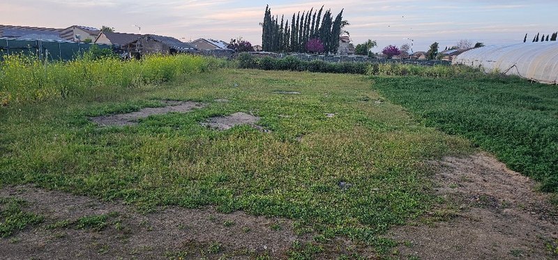 Unpaved Lot in Fresno, California 0