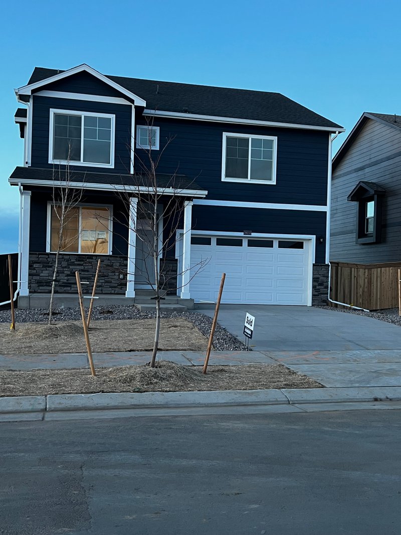 Garage in Commerce City, Colorado 0