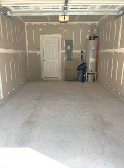 17×11 Garage in York, SC near 762 Erin Brook Ct