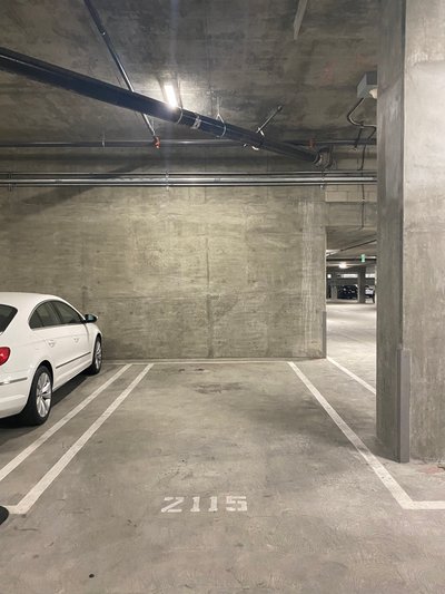 20 x 10 Parking Garage in Los Angeles, California near [object Object]