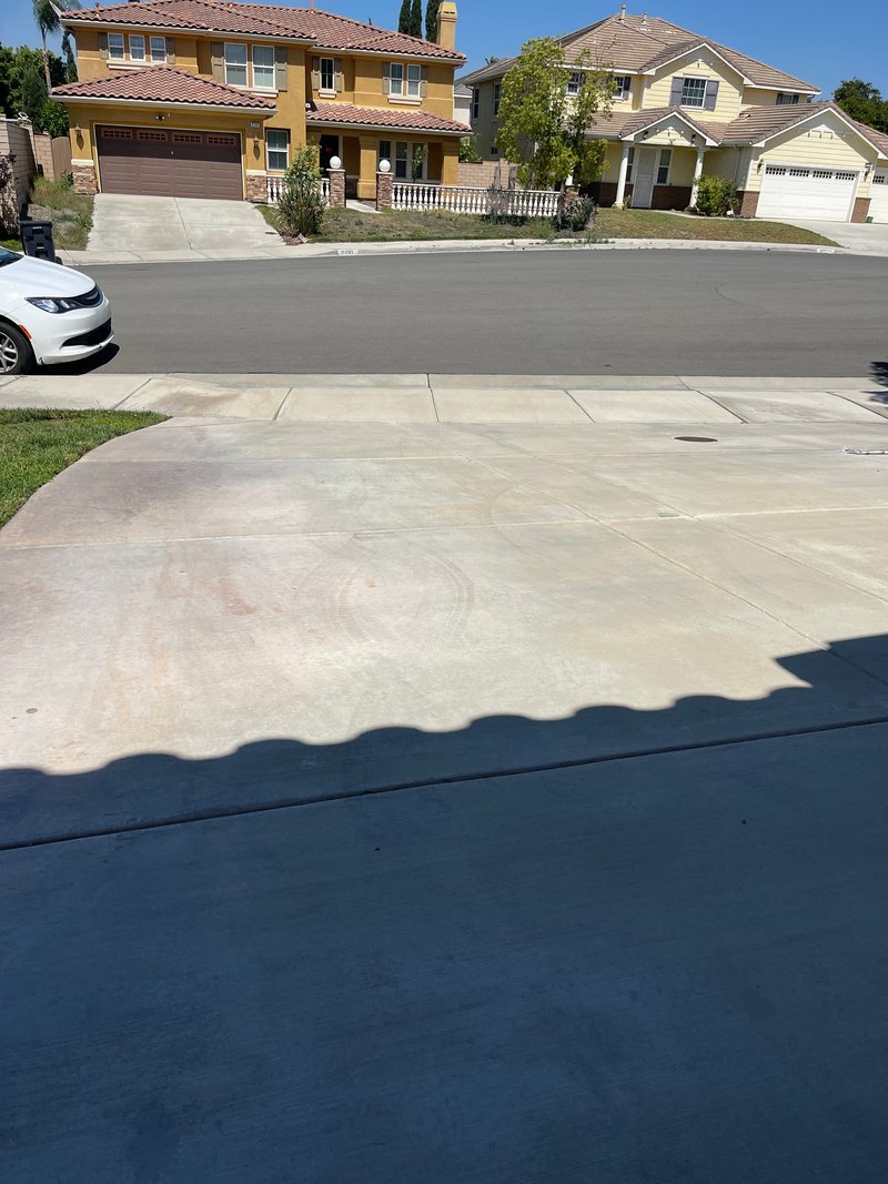 10×20 Driveway in Riverside, CA near 16703 Lake Knoll Pkwy 2