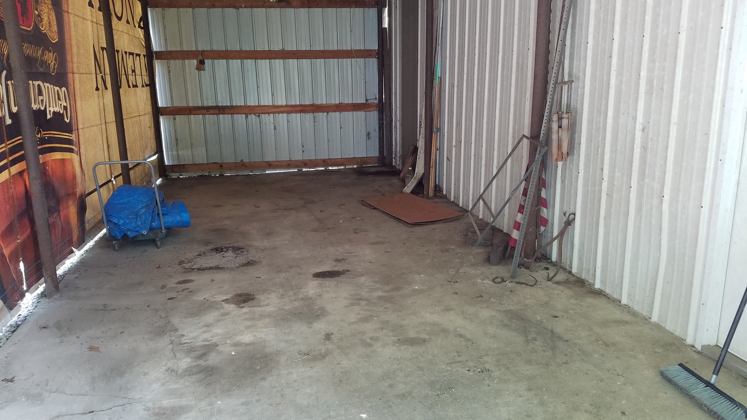 35x25 Garage self storage unit in Wilmington, IL