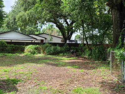 20 x 20 Unpaved Lot in Tampa, Florida