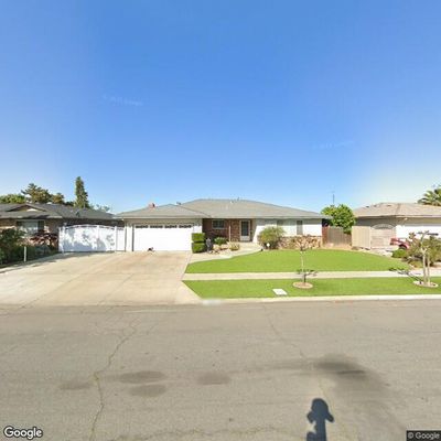 60 x 15 Driveway in Fresno, California near [object Object]