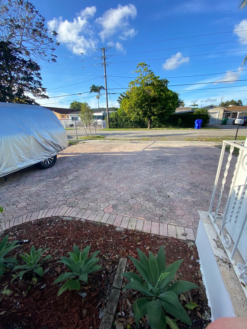 Driveway in Coral Gables, Florida 0