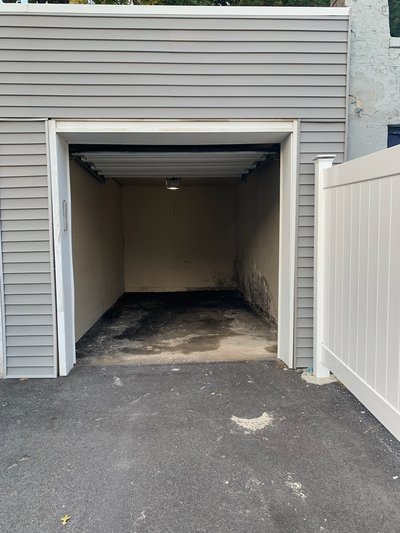 20 x 10 Garage in Boston, Massachusetts