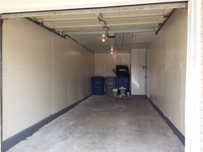 Medium 10×20 Garage in Dallas, Texas