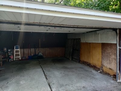 10 x 20 Garage in Detroit, Michigan
