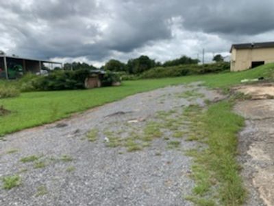 30 x 10 Unpaved Lot in Athens, Tennessee