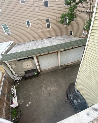 Small 10×20 Garage in Newark, New Jersey