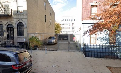 20x10 Carport self storage unit in Brooklyn, NY
