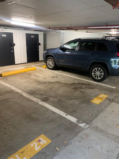 20 x 10 Parking Garage in Alexandria, Virginia