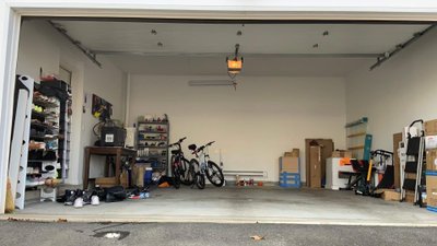 Small 10×10 Garage in Vernon, Connecticut