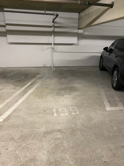 17 x 10 Parking Garage in Los Angeles, California