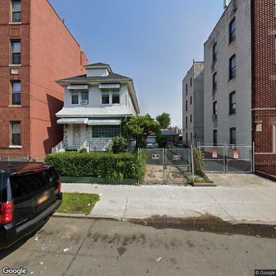 undefined x undefined Driveway in Brooklyn, New York