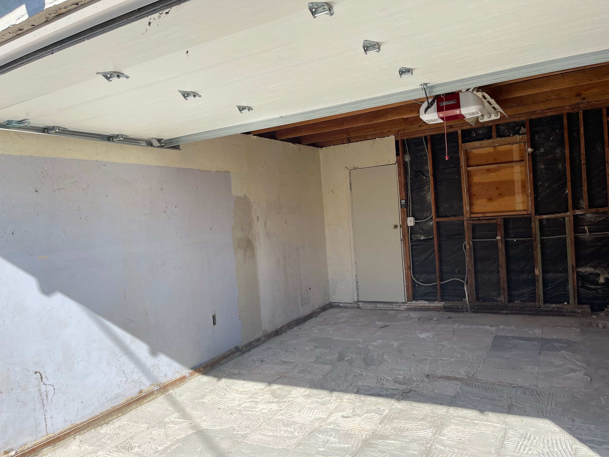 18x16 Garage self storage unit in Los Angeles, CA