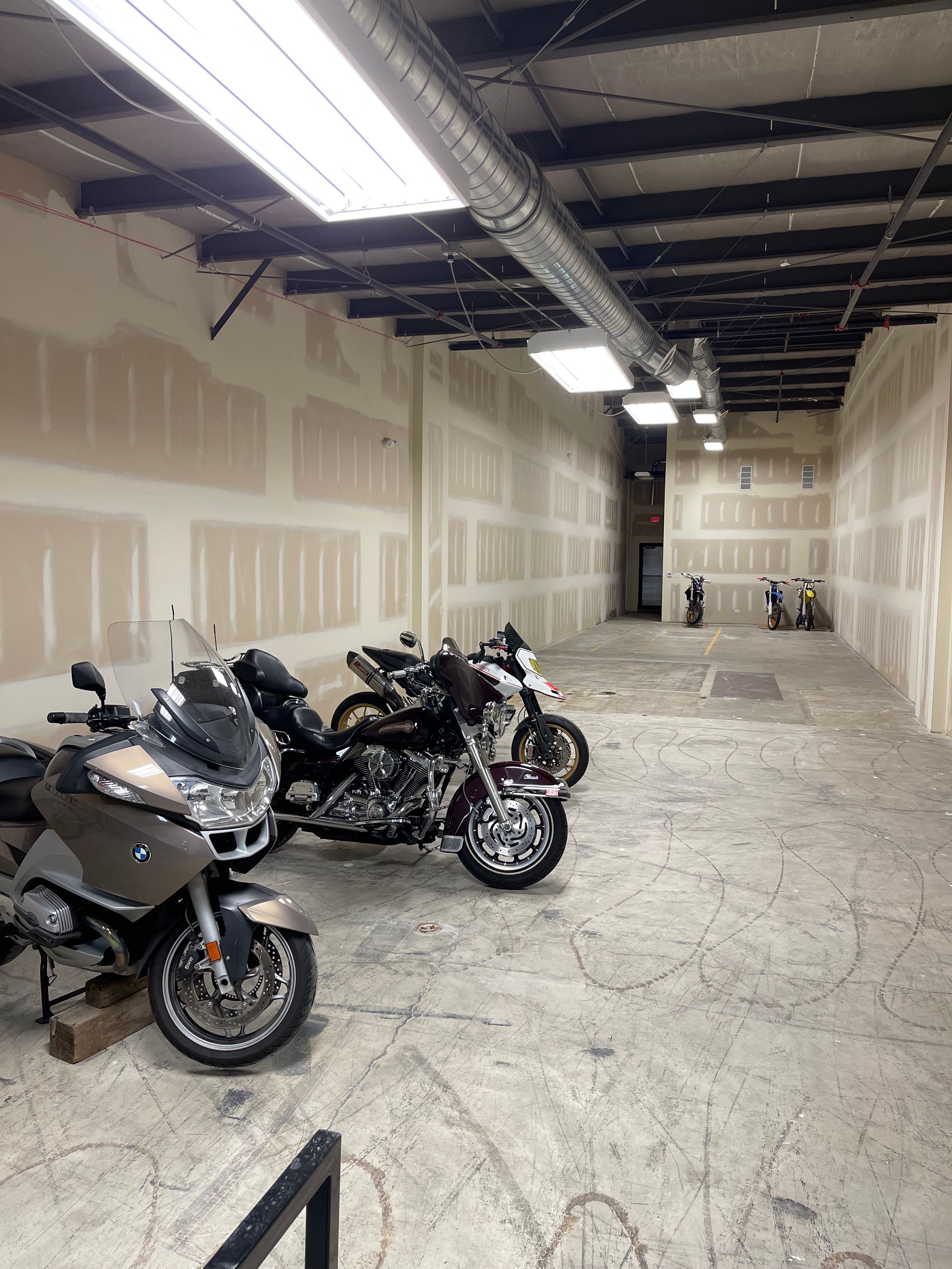 50x20 Garage self storage unit in Mundelein, IL