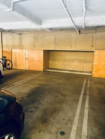 18 x 8 Parking Garage in Los Angeles, California near [object Object]