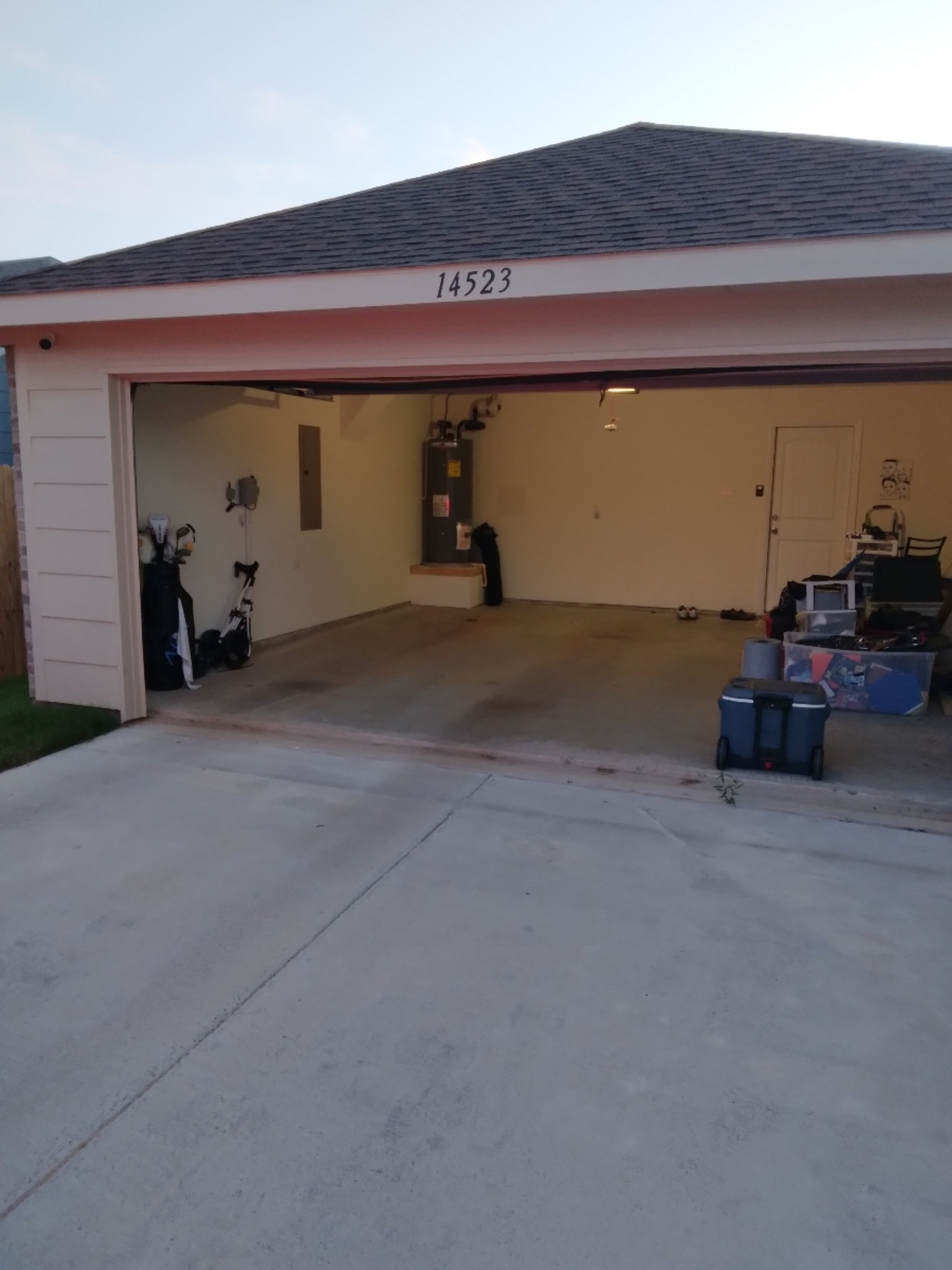20x10 Garage self storage unit in Dallas, TX