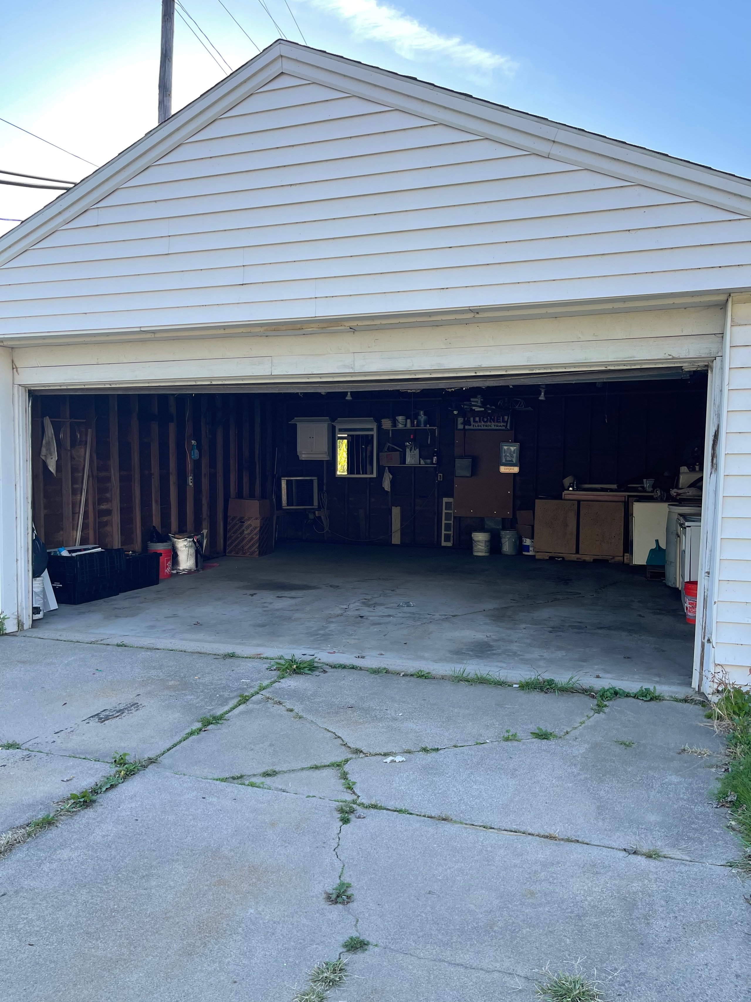20x10 Garage self storage unit in Roseville, MI