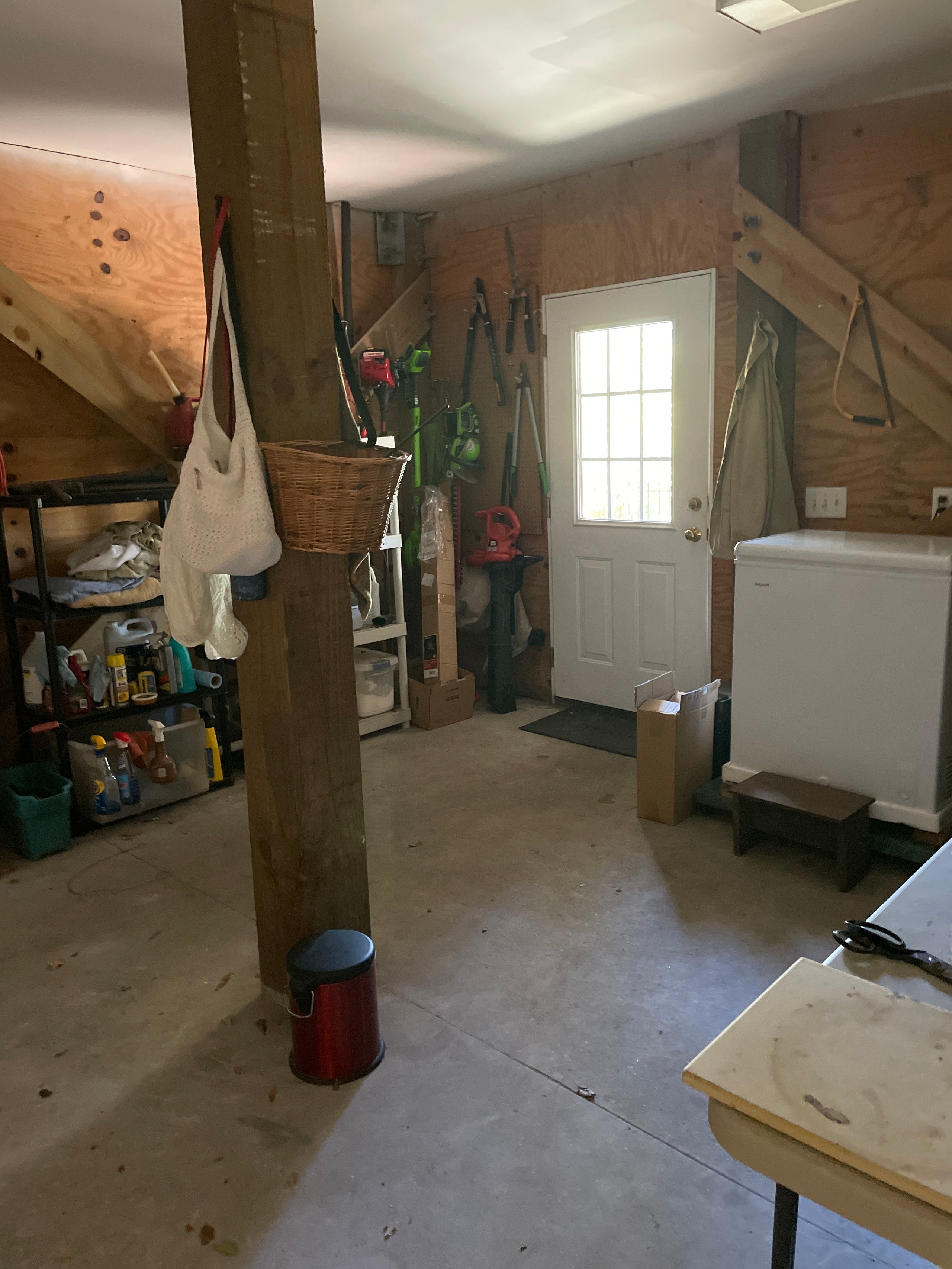 25x18 Garage self storage unit in Southport, NC