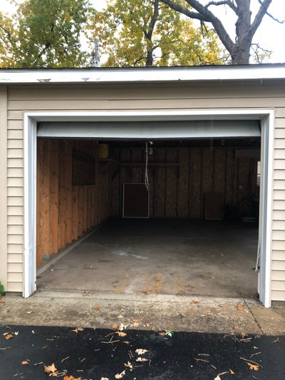22 x 8 Garage in Grayslake, Illinois