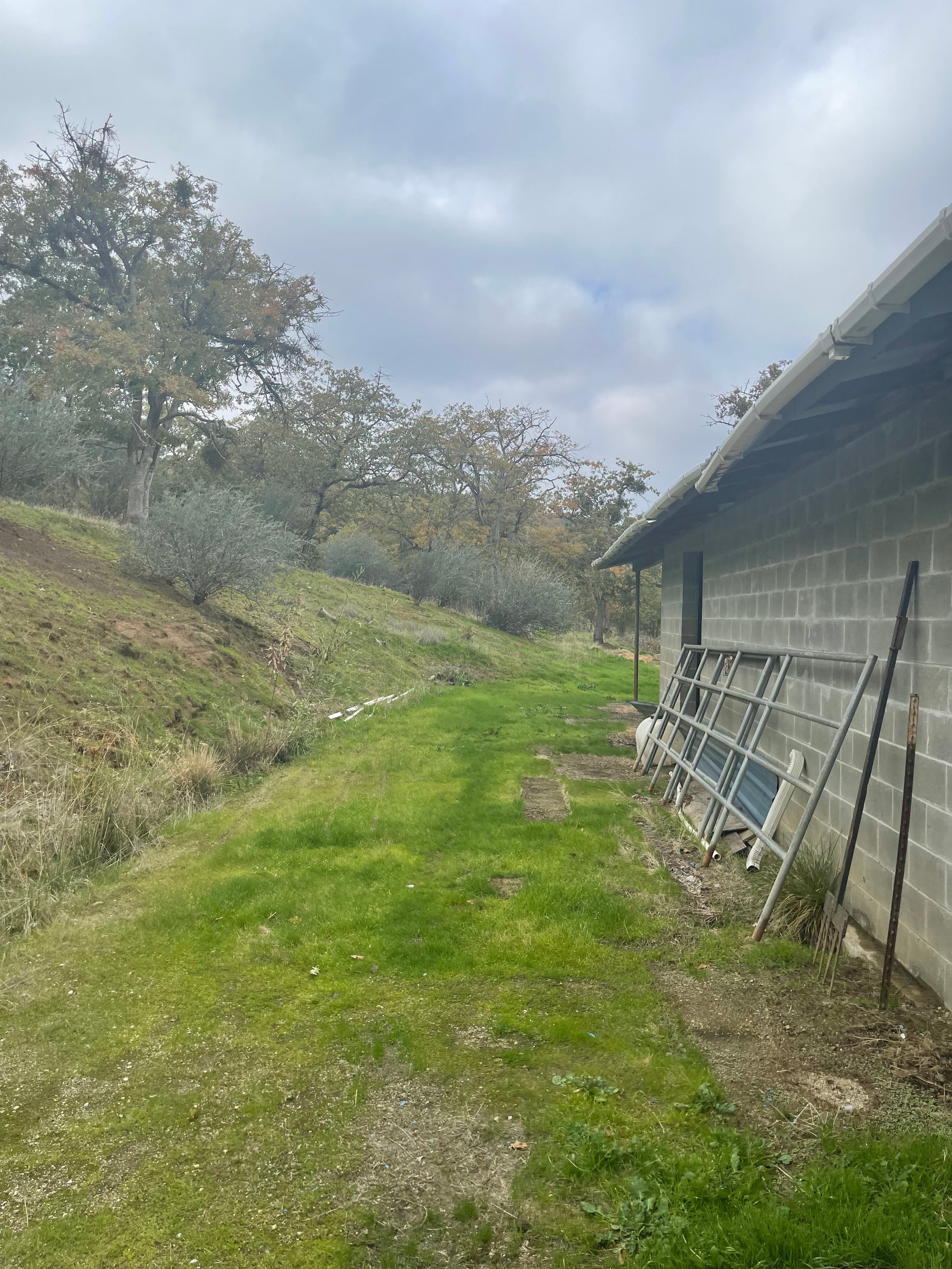200x200 Unpaved Lot self storage unit in Medford, OR