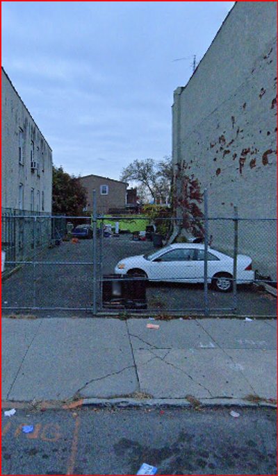 Small 10×20 Parking Lot in Brooklyn, New York