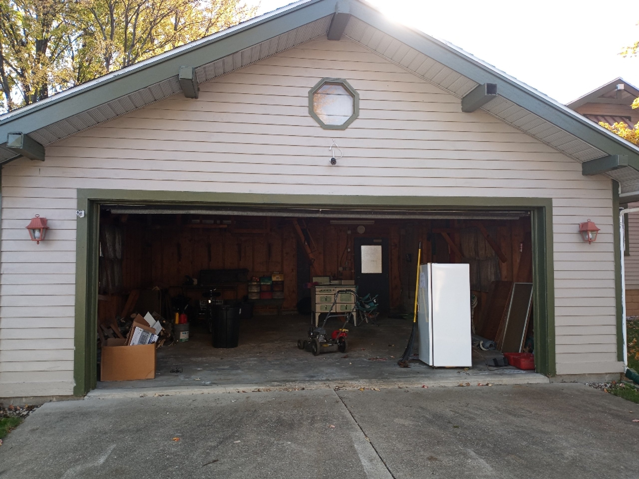20x10 Garage self storage unit in Saginaw, MI