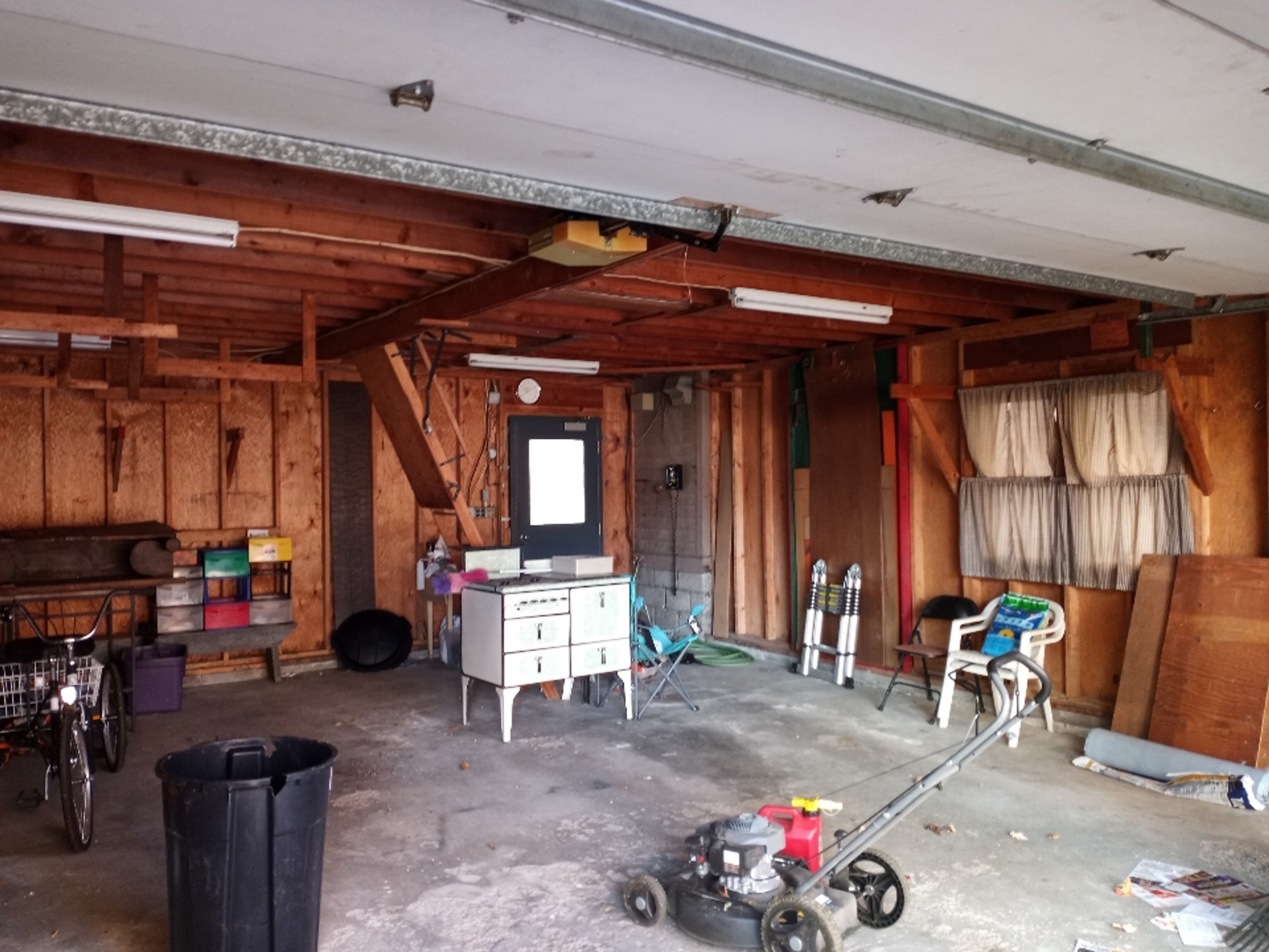 20x10 Garage self storage unit in Saginaw, MI