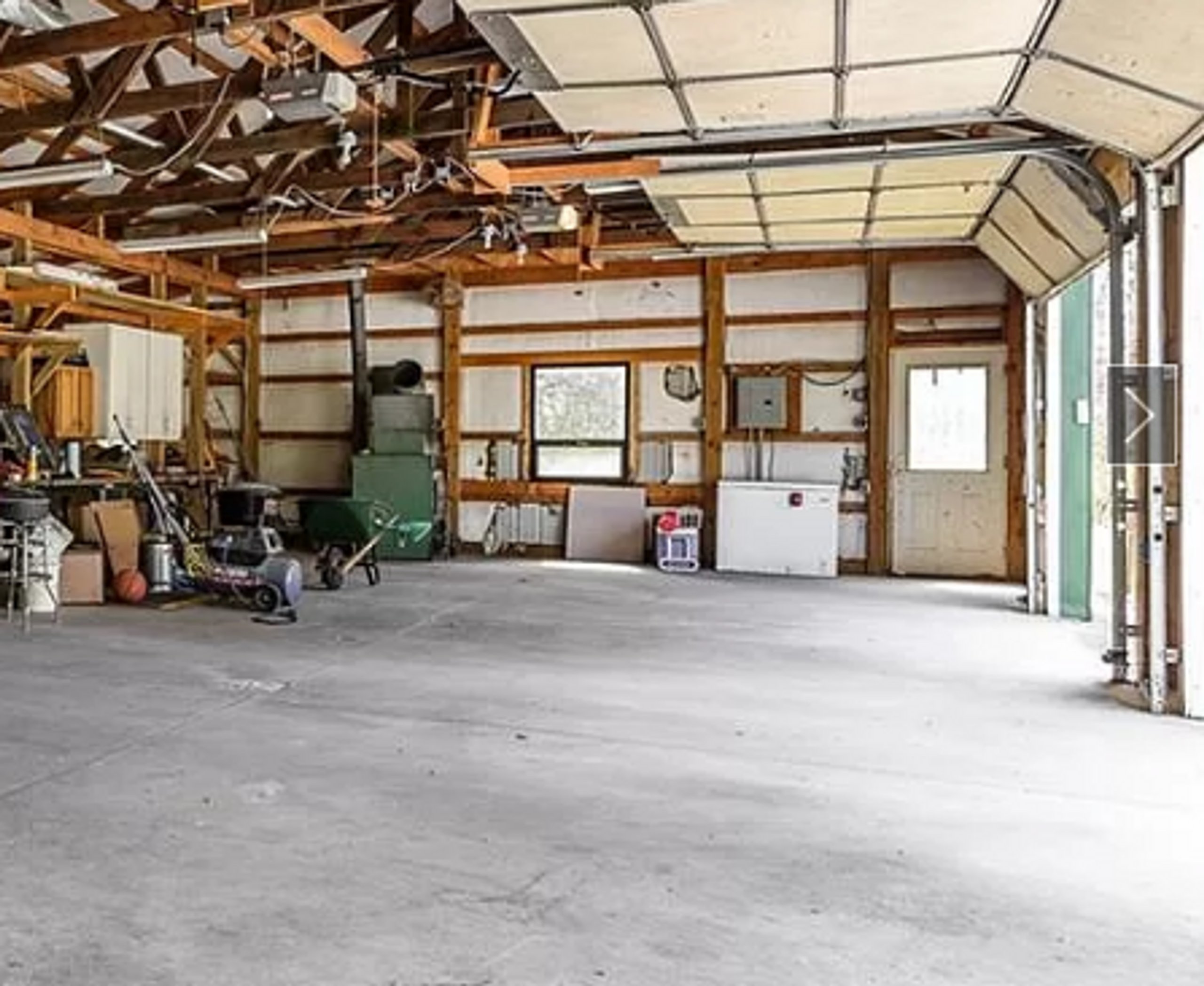 20x10 Garage self storage unit in Scottsburg, IN