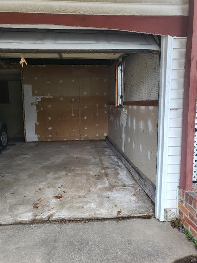 Small 10×15 Garage in Cinnaminson, New Jersey