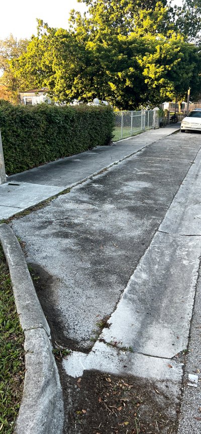20 x 10 Street Parking in Miami, Florida