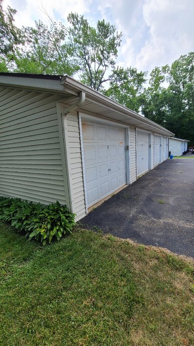 20 x 10 Garage in Rockford, Illinois near [object Object]