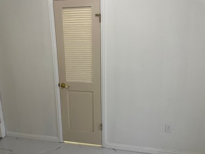 Small 5×5 Closet in Edinburg, Texas
