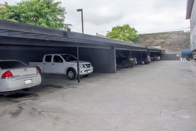 9 x 18 Carport in Inglewood, California