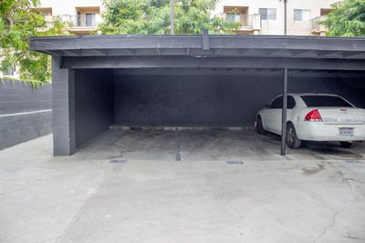 9 x 18 Carport in Inglewood, California near [object Object]