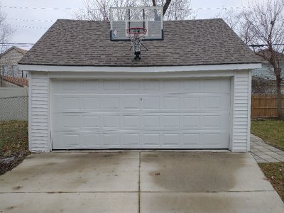 20 x 8 Garage in Detroit, Michigan