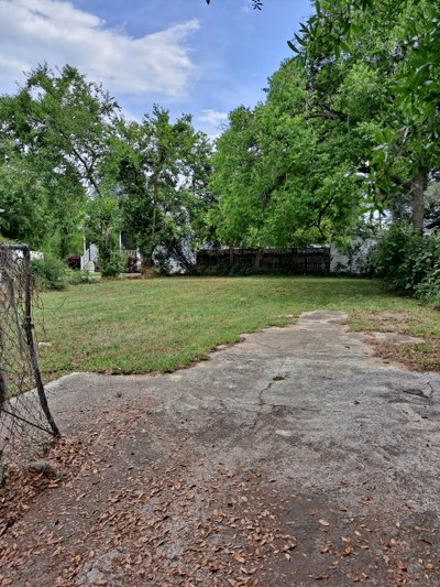 Small 10×20 Unpaved Lot in Charleston, South Carolina