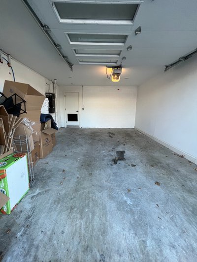 20x16 Garage self storage unit in Palisades Park, NJ