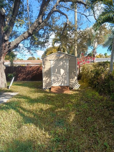 Small 10×10 Shed in Deerfield Beach, Florida