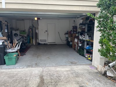 18x10 Garage self storage unit in Casselberry, FL