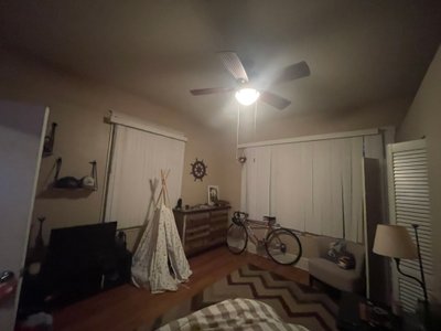 40 x 20 Bedroom in San Diego, California