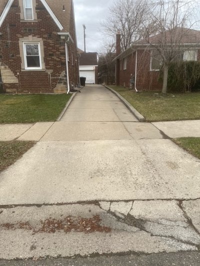20 x 10 Driveway in Detroit, Michigan