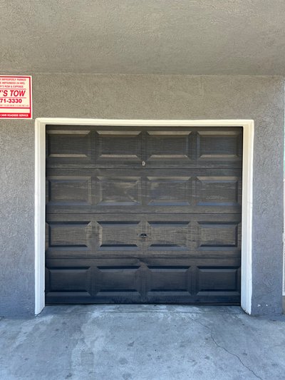 18 x 9 Garage in Inglewood, California
