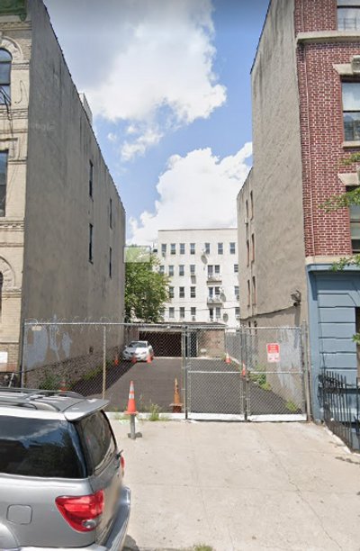 20 x 10 Parking Lot in Brooklyn, New York near [object Object]