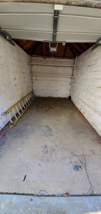16 x 9 Garage in Queens, New York near [object Object]